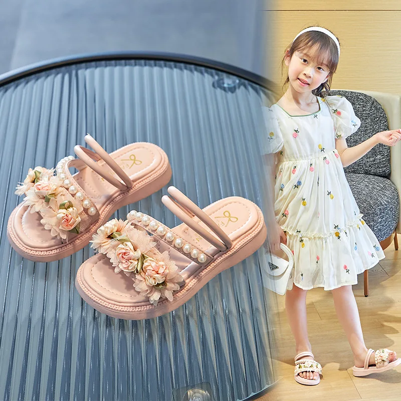 

Children's Slippers 2024 Summer New Girls' Flower Pearl Beach Shoes Students with Diamond Soft Soled Kids Flats Princess Sandals