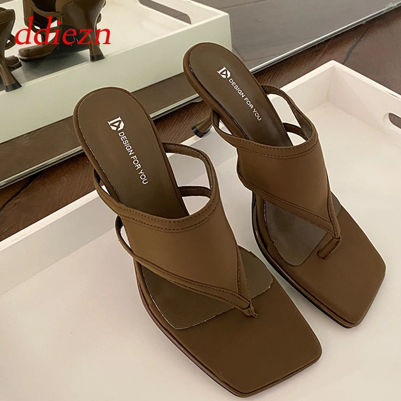 

Шлепанцы женские джинсовые, уличные тапочки на высоком каблуке, квадратный носок, сланцы, летняя обувь