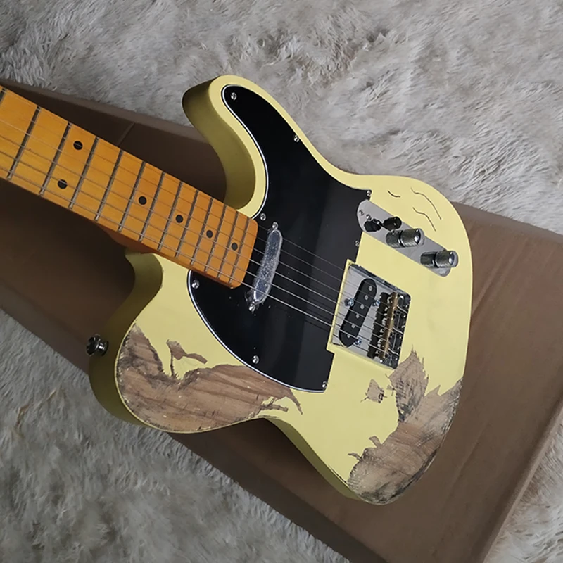 

Classic electric guitar, refined alder body, professional accessories, performance level, good timbre, free delivery to home.