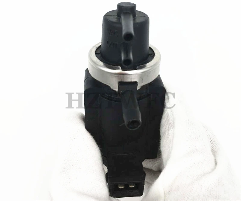 Turbo Pressure Solenoid Valve For Nissan Pathfinder Navara 14956-EB300 14956-EB30A 14956-EB70B 14956-EB70A