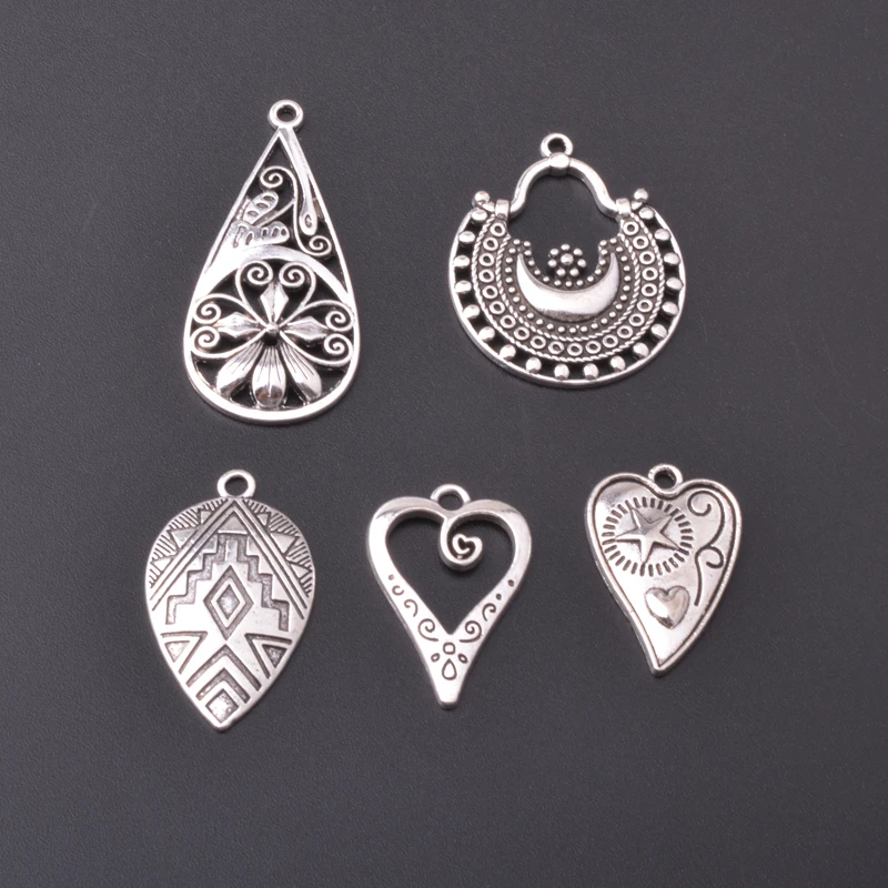 

10pcs vintage style Antique Silver Color Alloy Heart Charms Metal Pendants