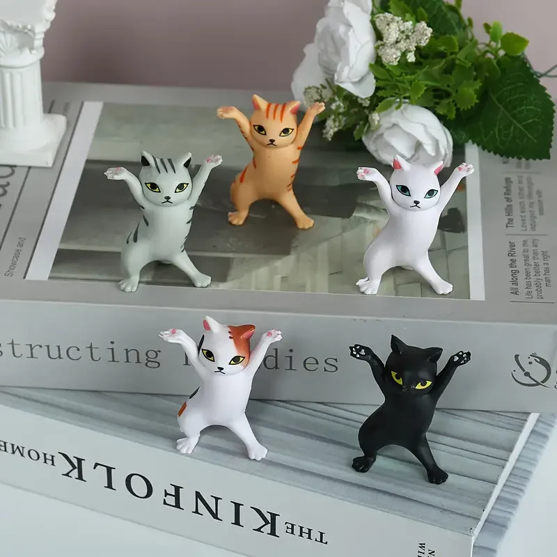 Cat Toy 5pcs Dancing Cats Will Lift up Cat Figurines Decorated with Stylish Anime Cat Toys for Desktop Storage
