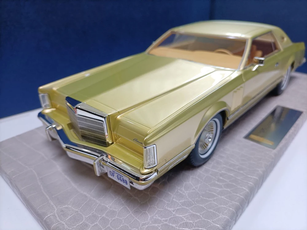 AMC 1/18 Lincoln Continental Mark V 1979 Golden #119 | eBay