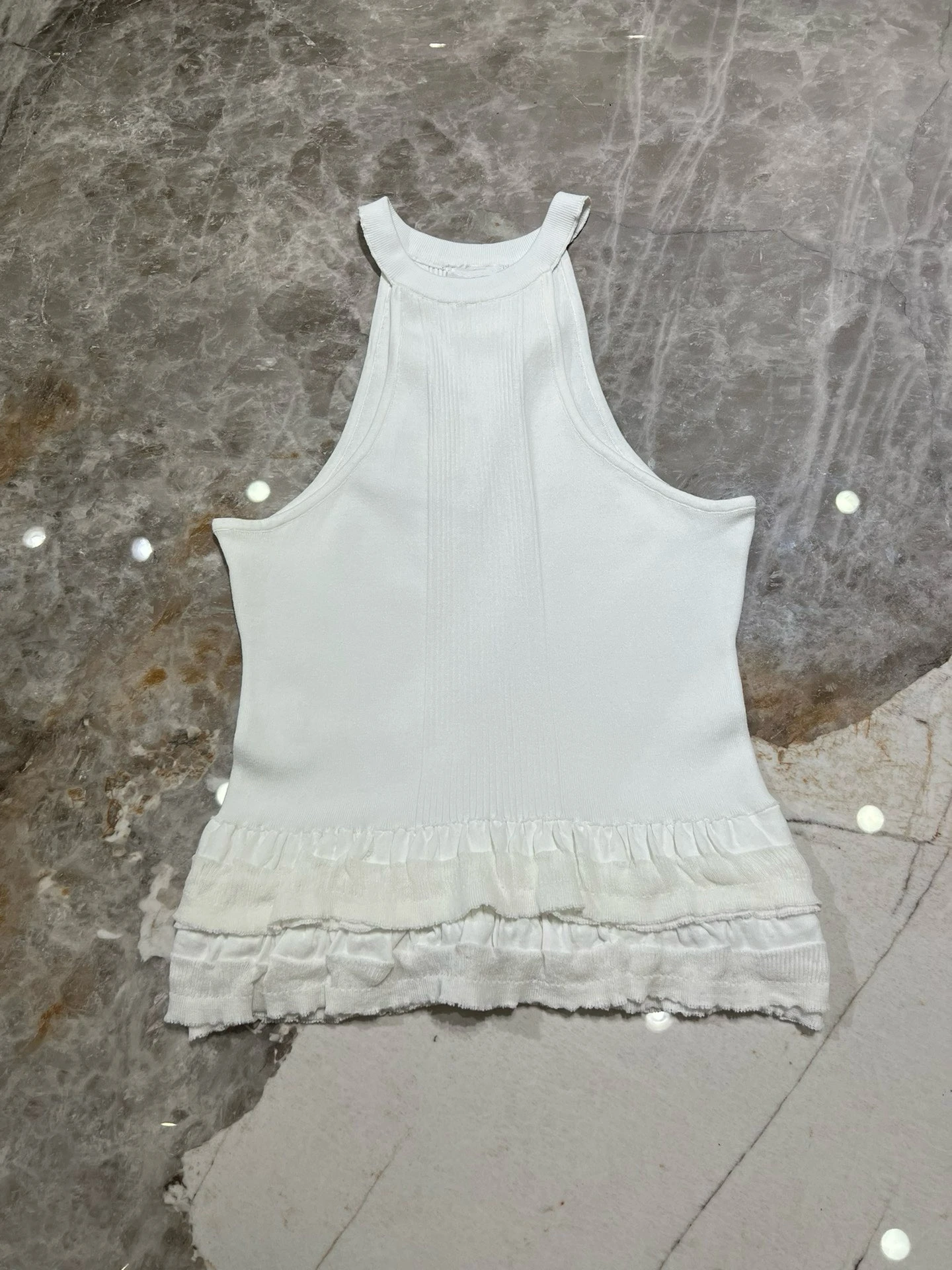 

New, female, spring and summer lotus lace hanging neck knitted vest, senior sense, summer Hawaiian holiday wind