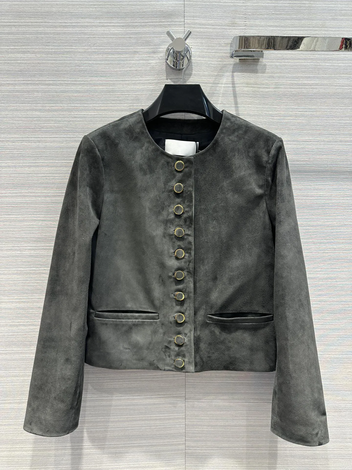 

2023 Hunting jacket, 100% goatskin anti suede technology, three-dimensional cut round neck double bag short