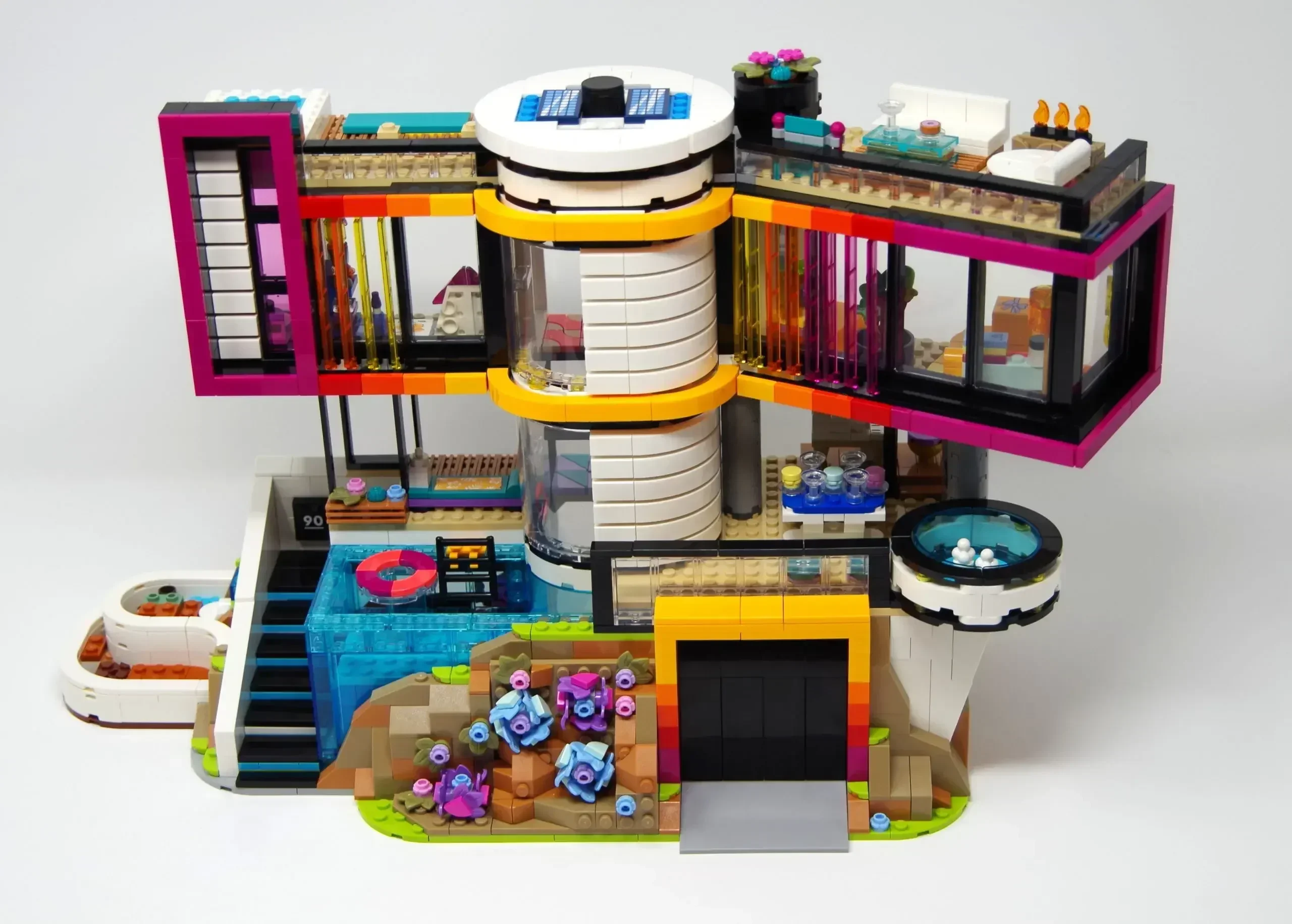 Andrea Modern Luxury Building Block Set City Creative House Villa Toy Gift for Girls' Birthday 42639