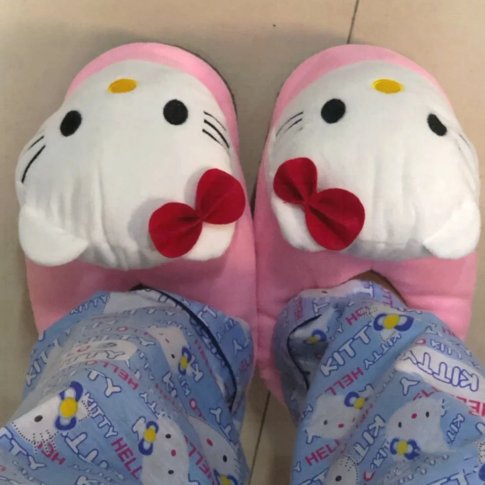 

Fashion Cartoon Plush Sanrio Hello Kitty Big Head Cotton Shoes Women Plushie Kawaii Flat Shoes Pink Fuzzy Slippers Shoes Gift