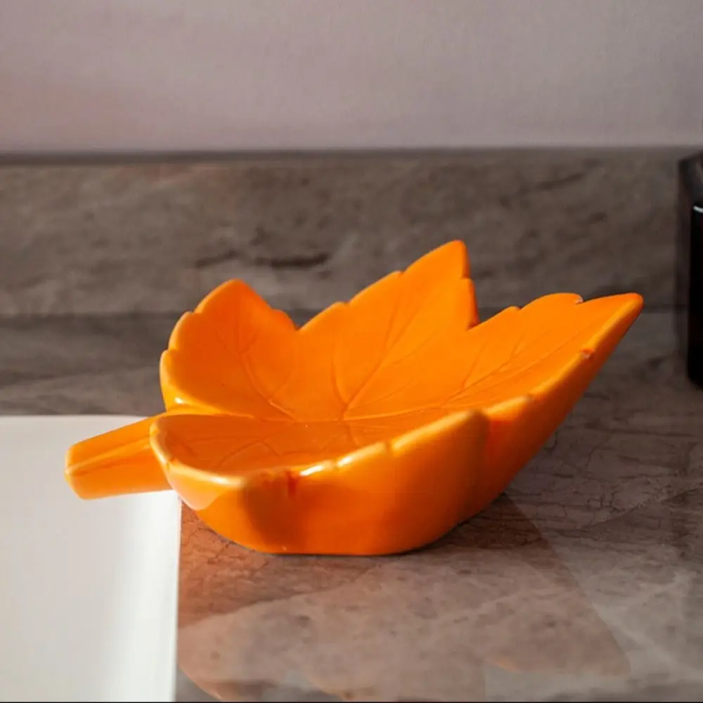 Рисунок 4 - Контейнер для мыла в виде клен