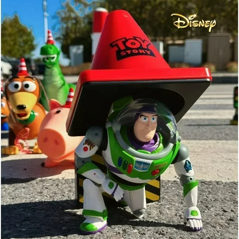 

Original Disney Buzz Lightyear Roadblock Light Toy Friends Gift Story Series Lighting 5h Long Endurance Ornamnet Collection Toys