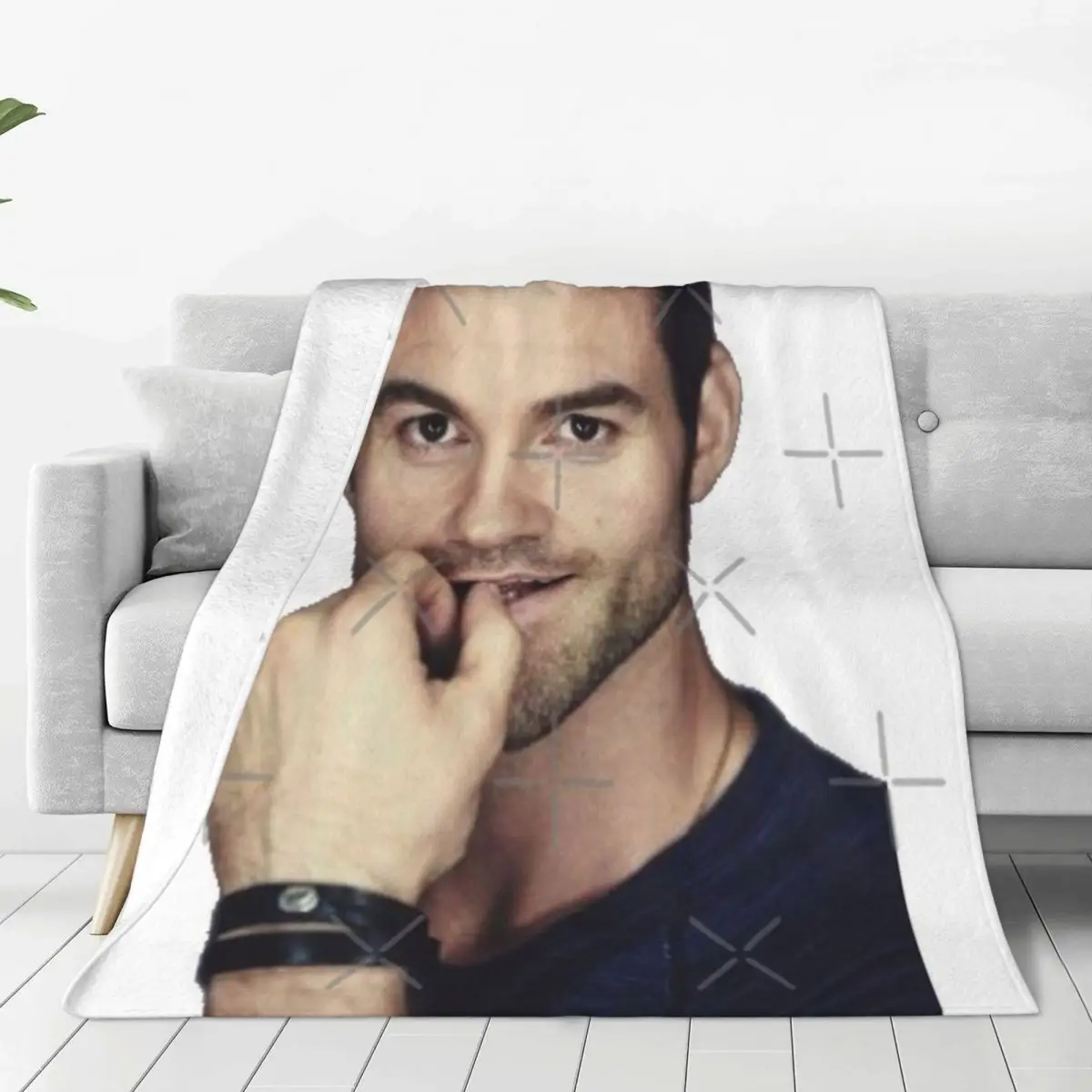 Daniel Gillies Elijah Mikaelson Blanket Bedspread On The Bed Anime Sofa