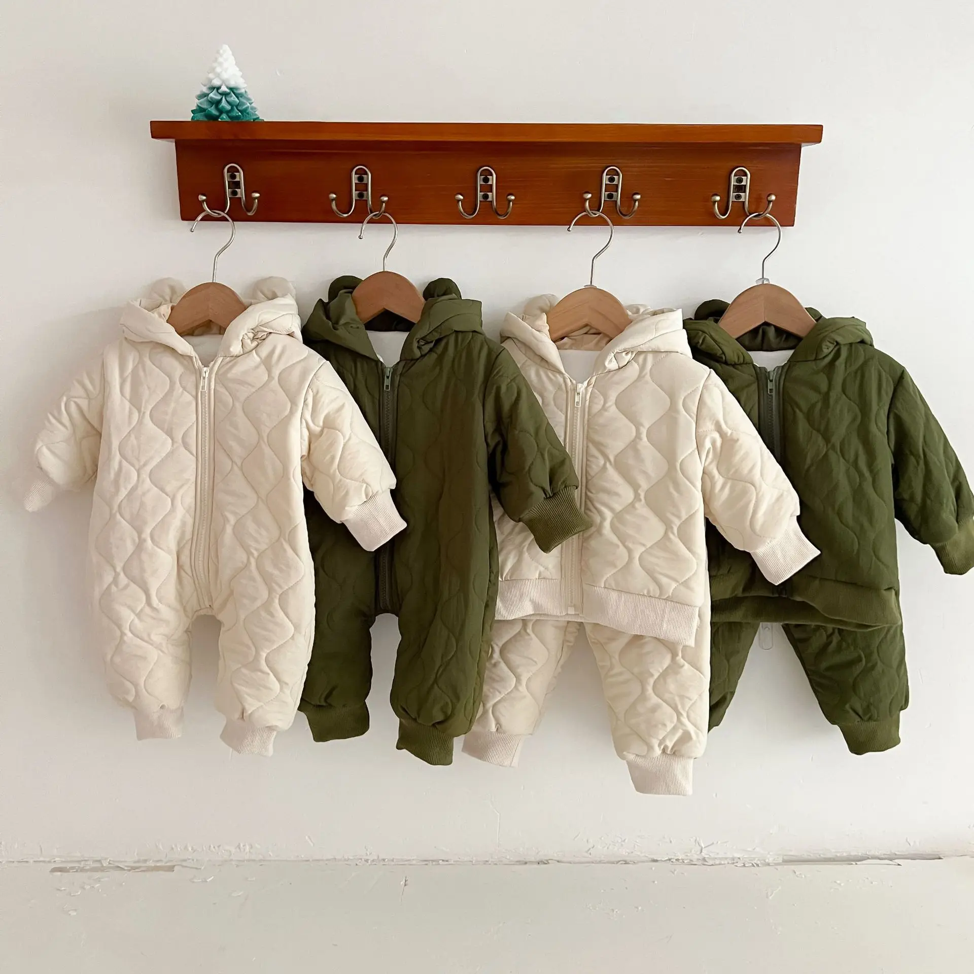 

Small and medium-sized children's two-piece plush and cotton jacket set Japan and Korea, versatile for warmth preservation