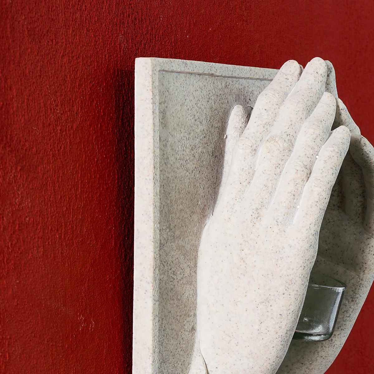 1PC, a modern and simple two-handed wall-mounted candlestick made of resin material for portable installation