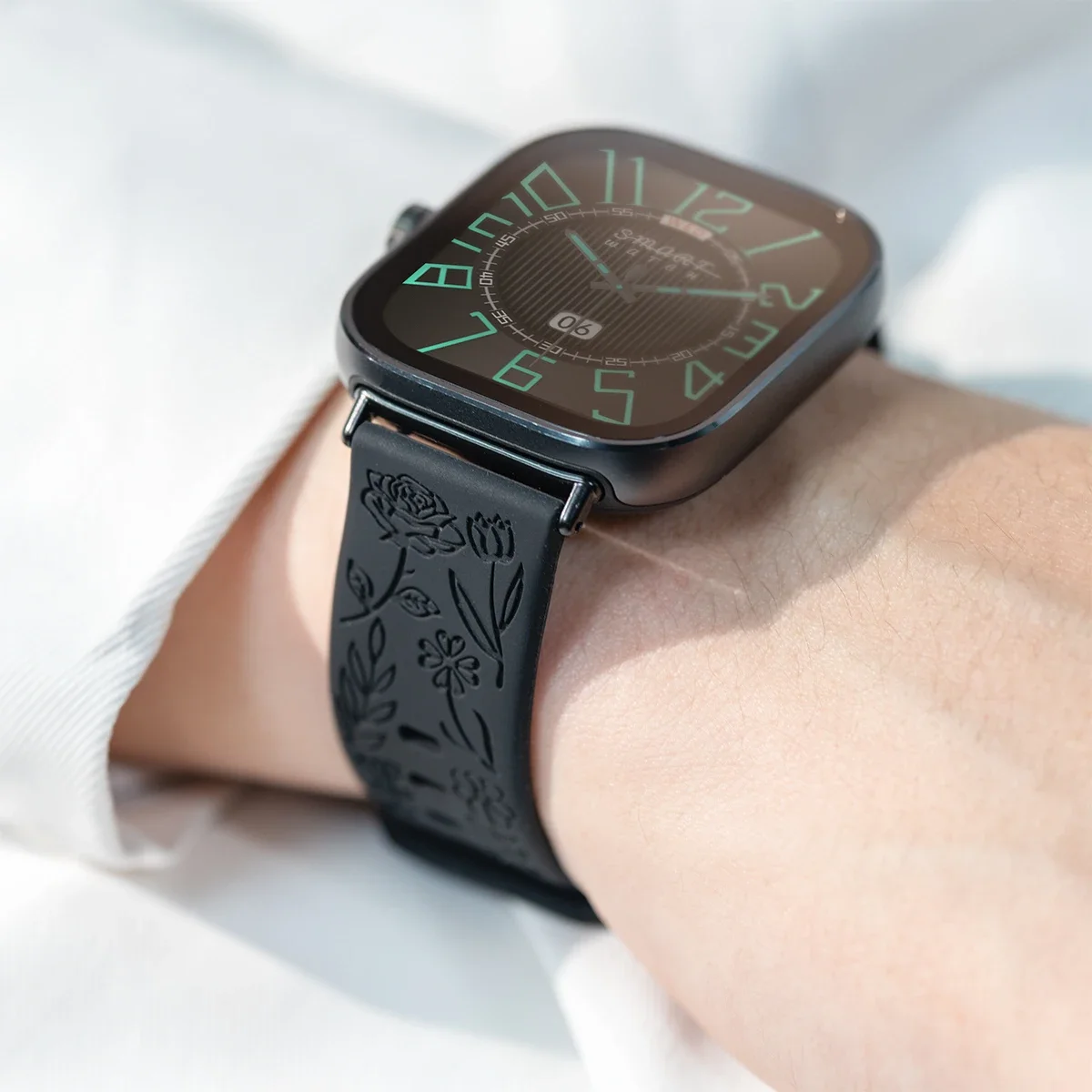 Magnetic Silicone Smartwatch Strap with Carvings Design - Universal Fit Bracelet Accessory