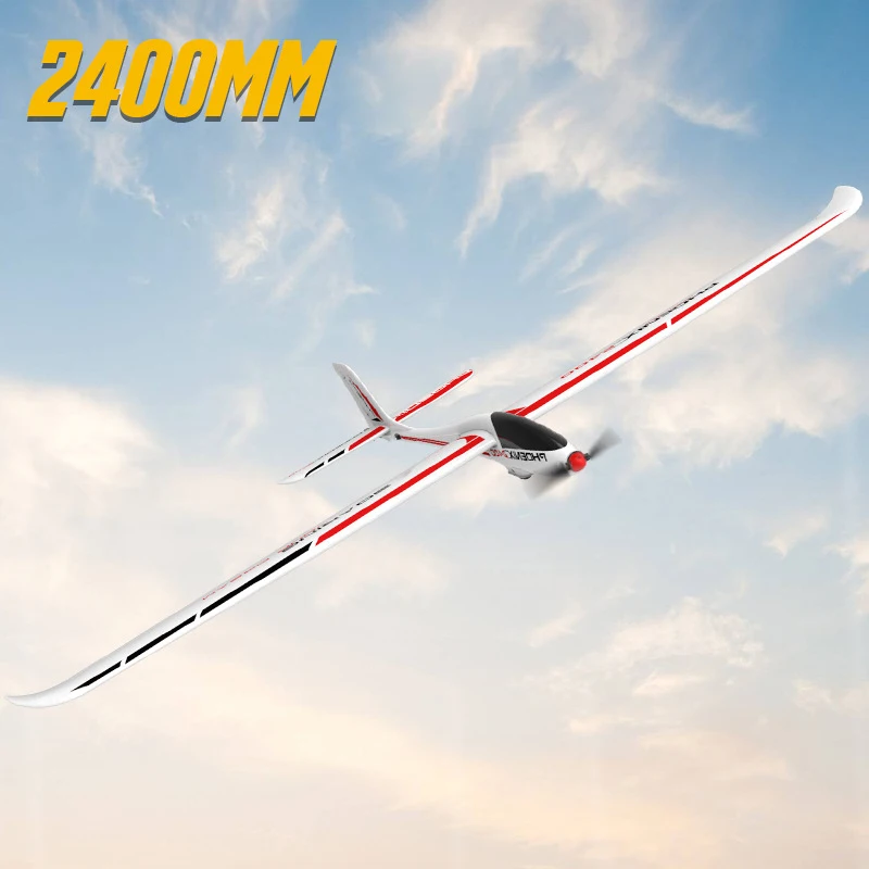 Volantex Phoenix 2400 2400mm PNP en vol, planant dans le ciel bleu avec un paysage en arrière-plan.