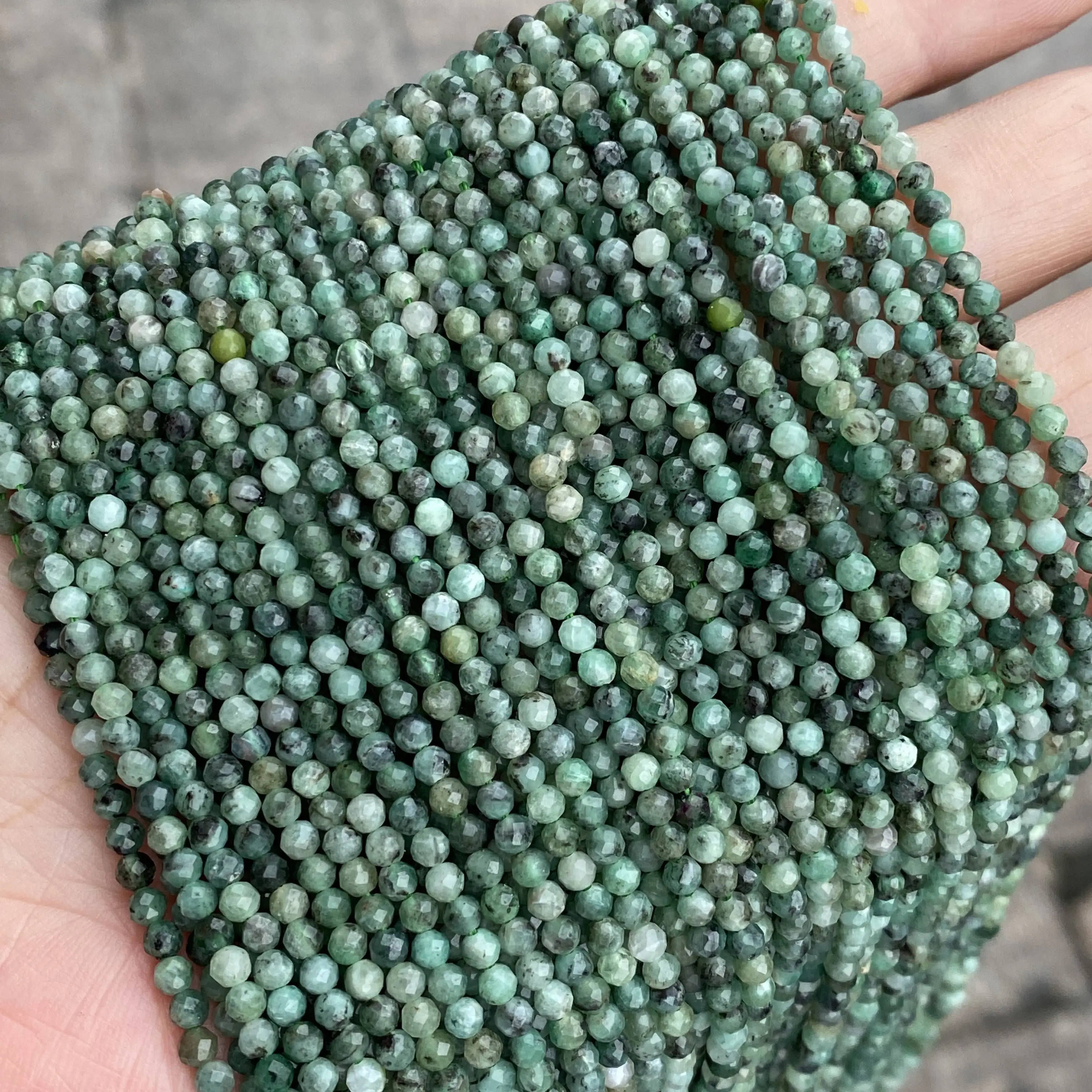 

Natural Stone 2mm 3mm 4mm Green Emerald Faceted Cutting Loose Round Beads for Jewelry Bracelet DIY Making