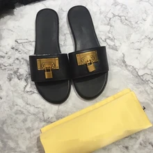  Size35-42 New Shoes For Women Slippers Summer Genuine Leather Flat Beach Slippers Outside Luxury Designer Women Shoes Slippers 