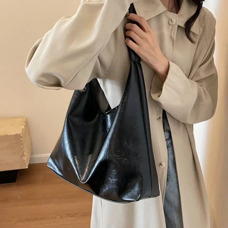 Large Capacity Red Bag For Women 2026 New Retro Texture Single Shoulder Tote Bags Fashion Versatile Casual Ladies Handbags