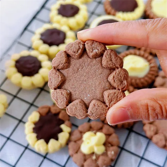Chocolate Jam Sandwich Flowers Heart Cream Cookie Cutter Biscuit Mould 3D Christmas Fondant Stamp Cake Decor Baking Supplies 3