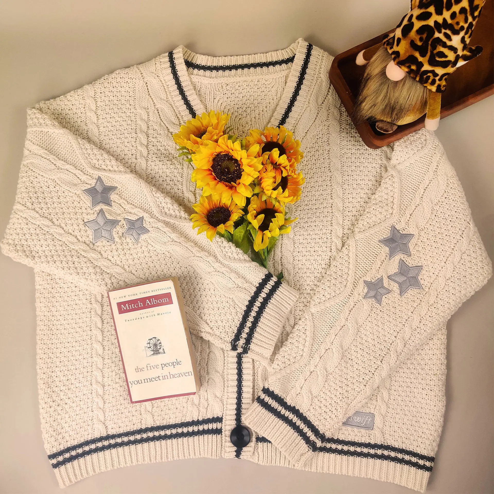 Autumn and winter solid color long sleeved cardigan with feminine temperament Europe and America bat wing knitted sweater jacket