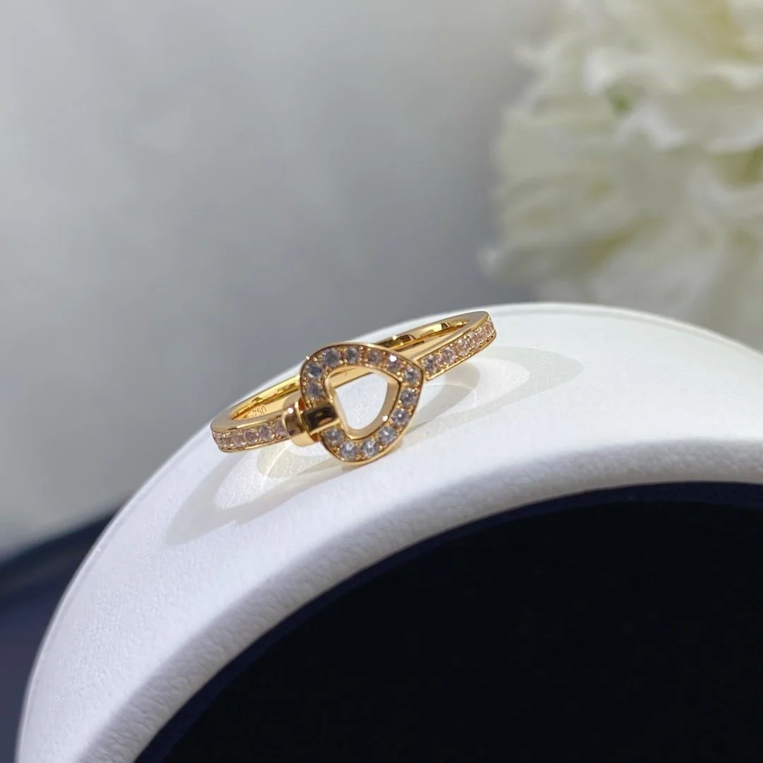 2022 Hot Brand Electroplating Gold Process Of Love Lock Ringr Micro Inlaid High Carbon Diamond New Four Claw RingJewellery