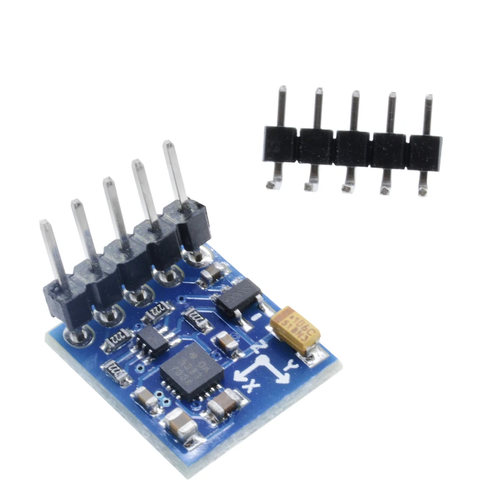 Gros plan sur le capteur magnétique du module boussole électronique QMC5883L, utilisé pour la navigation de drone.