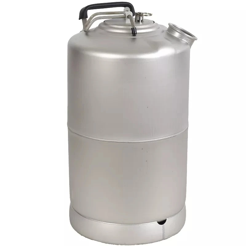 

cleaning barrels/cleaning kegs for beer tower