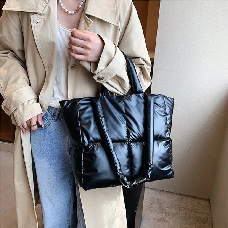 

Fashion High Capacity Silver Padded Totes for Women Designer Handbag 2023 Winter Luxury Soft Shoulder Bags Down Cotton Hand Bags