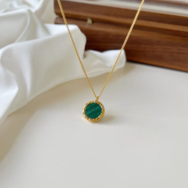 

Silvology Genuine 925 Sterling Silver Round Natural Malachite Pendant Necklace for Women Elegant Luxury Minimalist Fine Jewelry