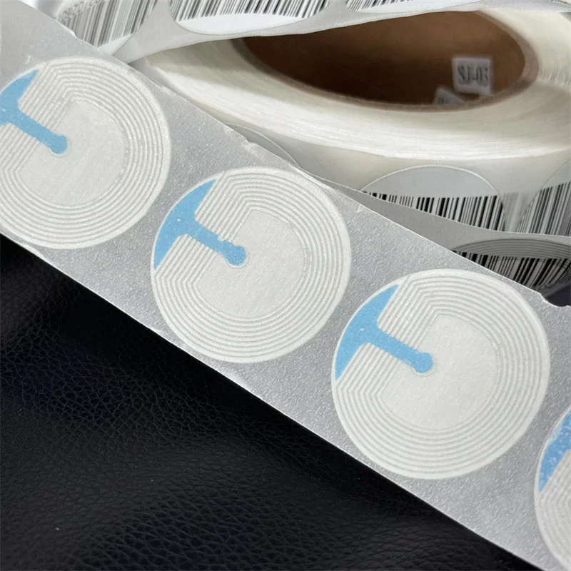 1000Pcs RF 8.2MHz Diameter 40mm round Soft Label with Coated paper for variety store, White bar code for clothing shop