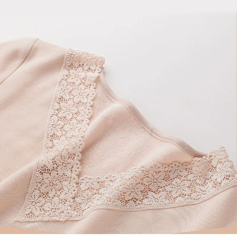 Leechee Women Winter Bottoming Shirt Warm Silk Velvet Long Sleeve T-Shirt Sexy Lace Patchwork V-Neck Silk PlushThick Thermal Top