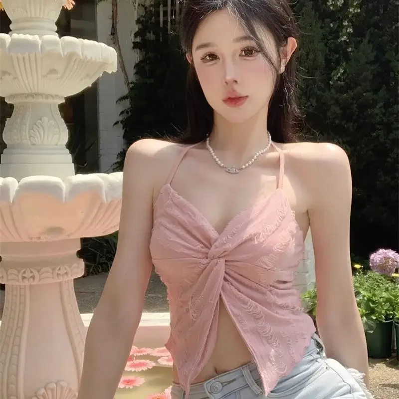 

Twisted hanging neck halter tank top female summer outwear pure desire sweet spicy girl sexy bustier short top Thai niche 2024