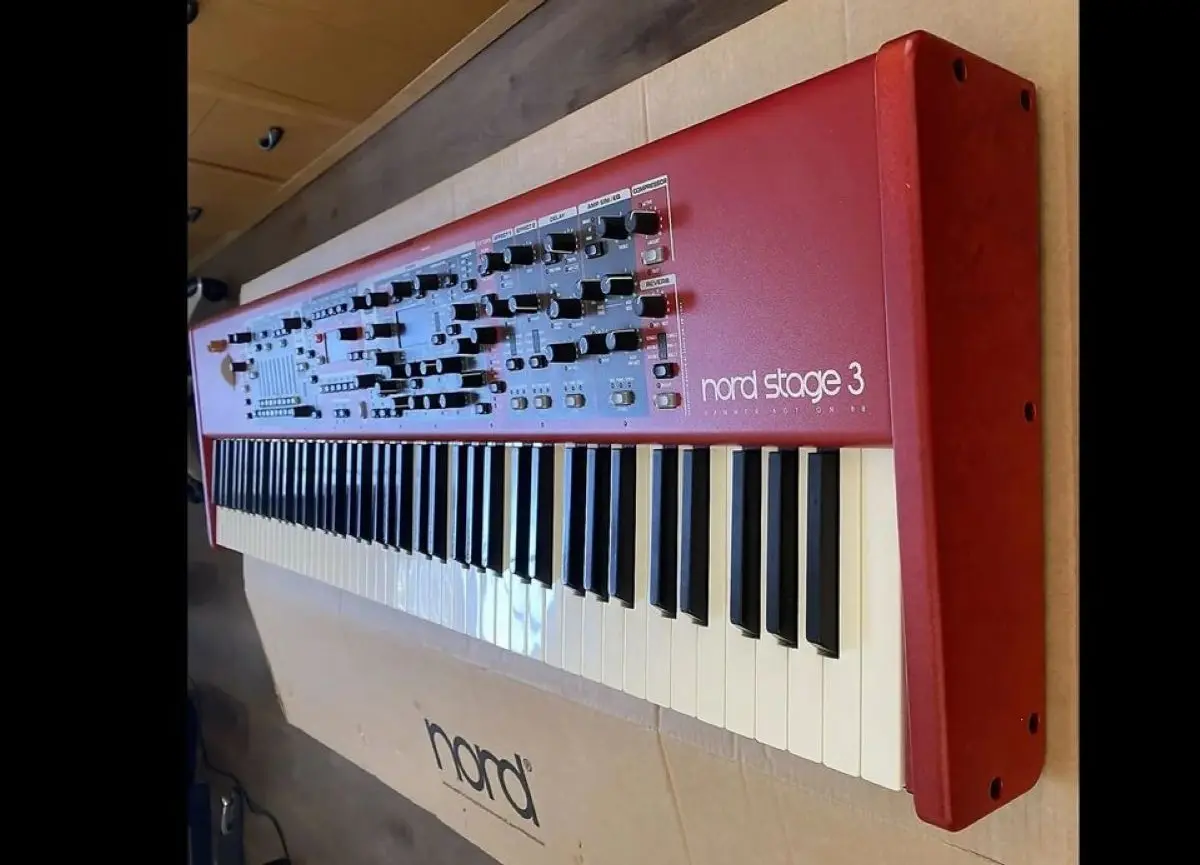 

Специальная скидка, продажа Nord Stage 3 HA88 Hammer Action 88