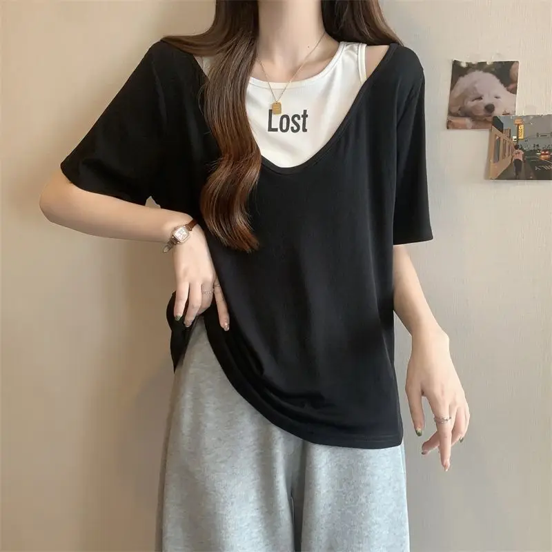 thumbnail image 1 of Tops de manga corta de dos piezas falsos de talla grande para mujer, camisetas holgadas con letras en contraste, ropa informal de verano nueva, 1 of 5