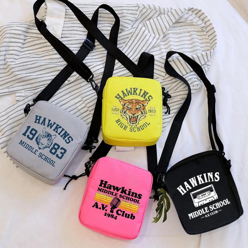 Hawkins Middle School Stranger Bolso de mensajero estampado, Mini bolsos de hombro de lona, bolso de mano informal con cremallera| | - AliExpress