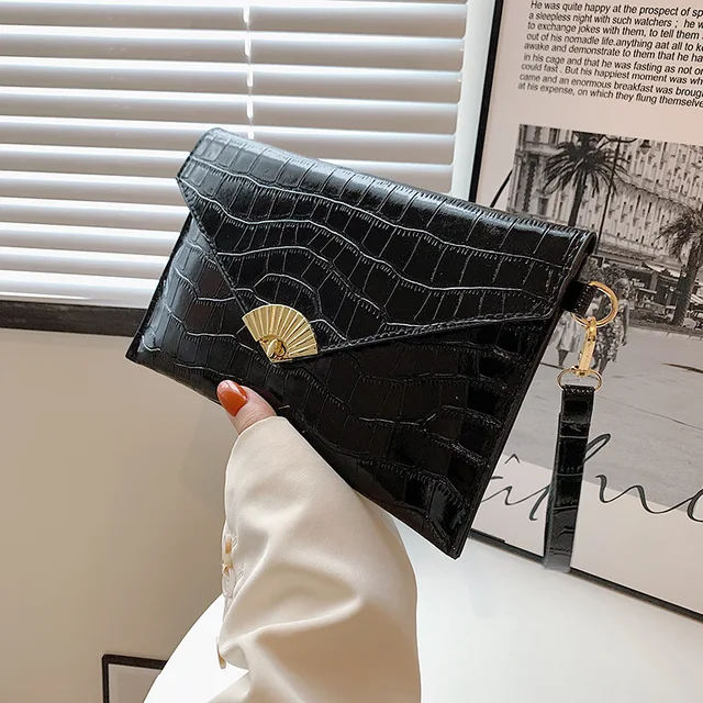 Fashionable and versatile Womens Fashion Crocodile Pattern Handbag for fashion-forward women