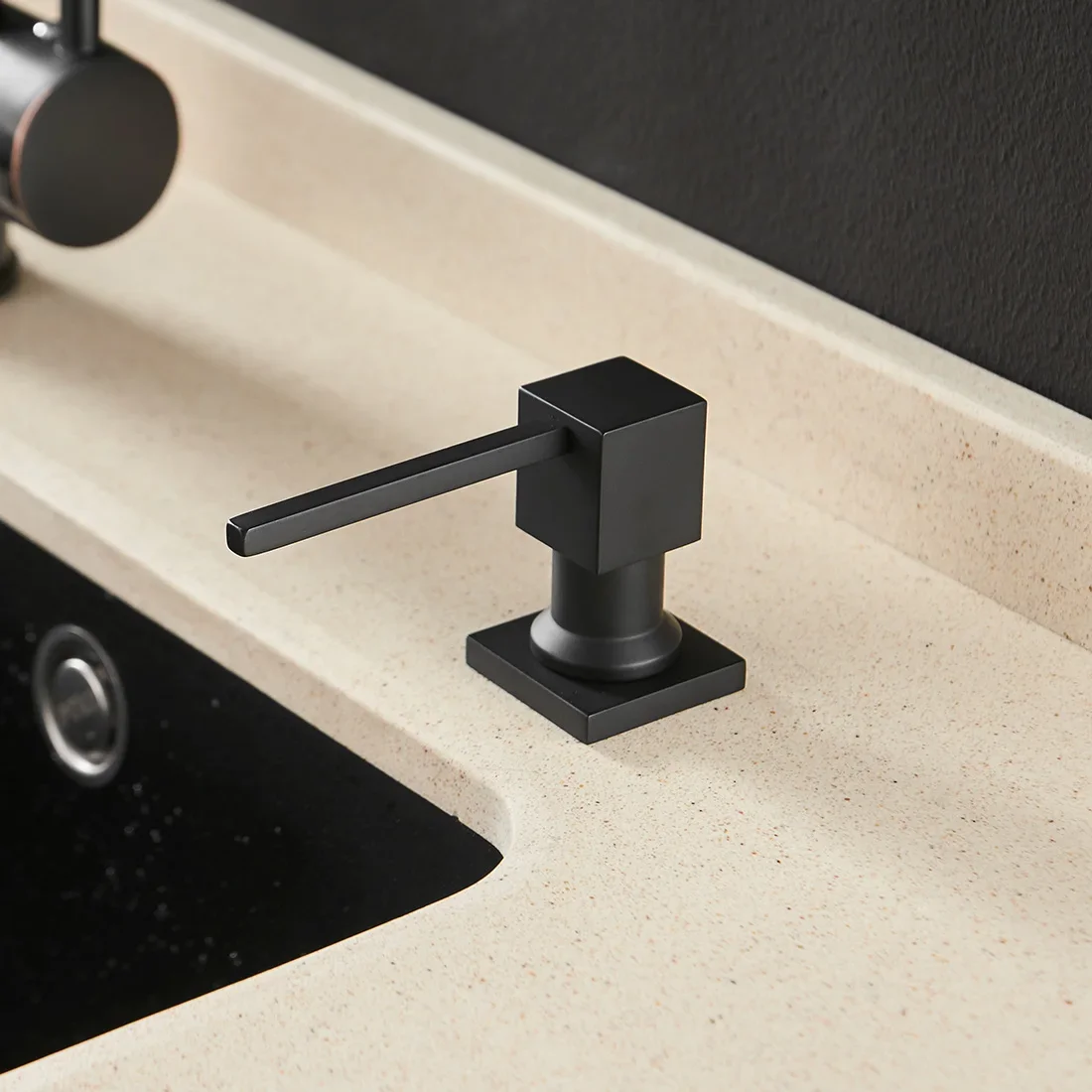 Soap dispenser Soap pump Soap dispenser head Deck Mounted Kitchen Soap Dispensers Square Black Finished Soap Dispensers Kitchen Built in Counter top Dispenser 2306
