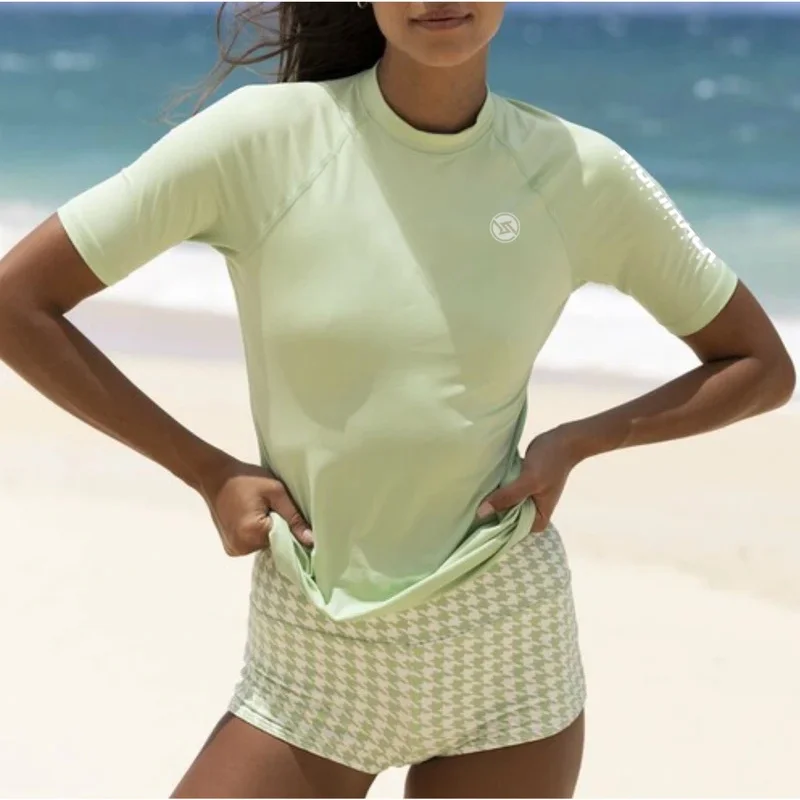 Hot Women&lsquo;s Short Sleeve Surfing Shirt Ladies Lycra Rashguard RIGHTTRACK For Surf Sportswear Beach Swimwear UPF50 Clothes