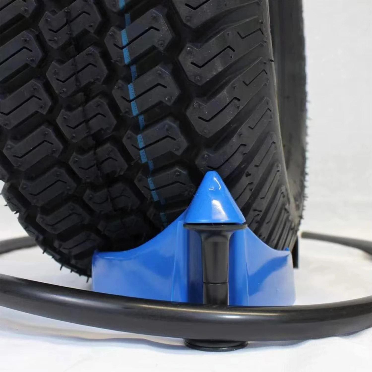 Car Tire Wedge Car Wash Hose Anti-Clamp Tool Hose Guide Rail Portable Tire Hoist Automatic Guide Rail Wedge Washing Tool