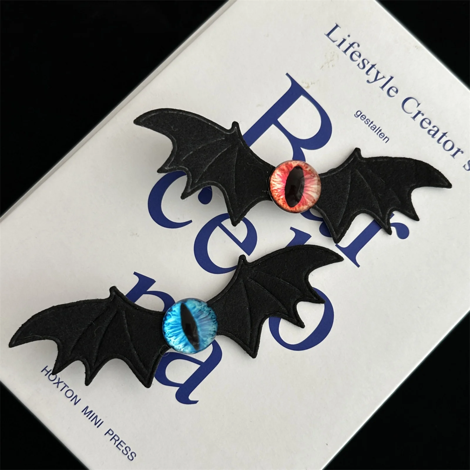 4PCS Halloween Bat Hair Clips Set, Spooky Skull/Eye Ghost Hair Accessories, Fun Hair Decor for Party