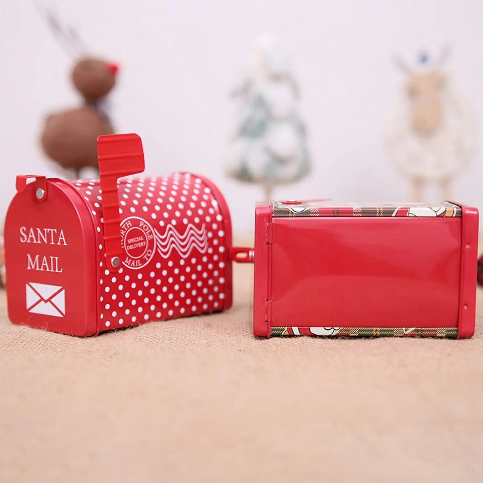 Christmas Letter Mailbox/Mailbox Mailbox with Christmas Decoration in the Garden
