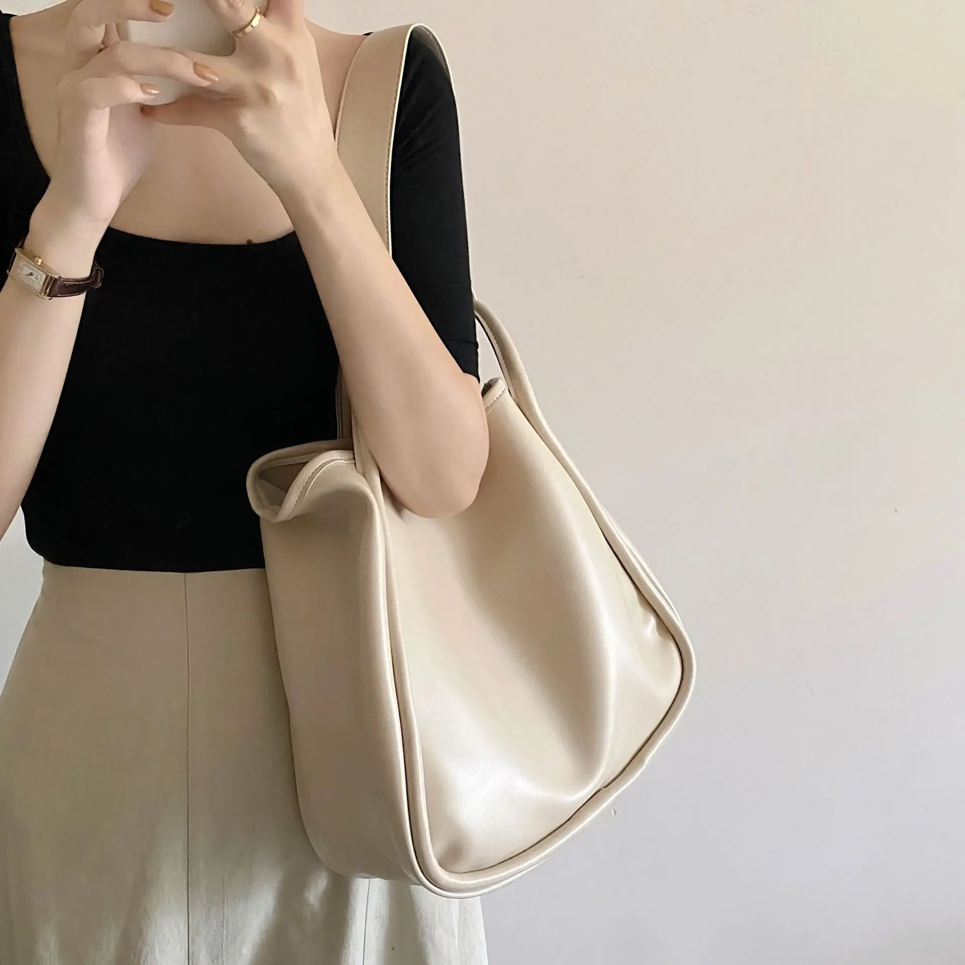 Luxury New Vegetable Basket Bucket Bag Ladies Versatile Soft Leather One Shoulder Underarm Bag Large Capacity 