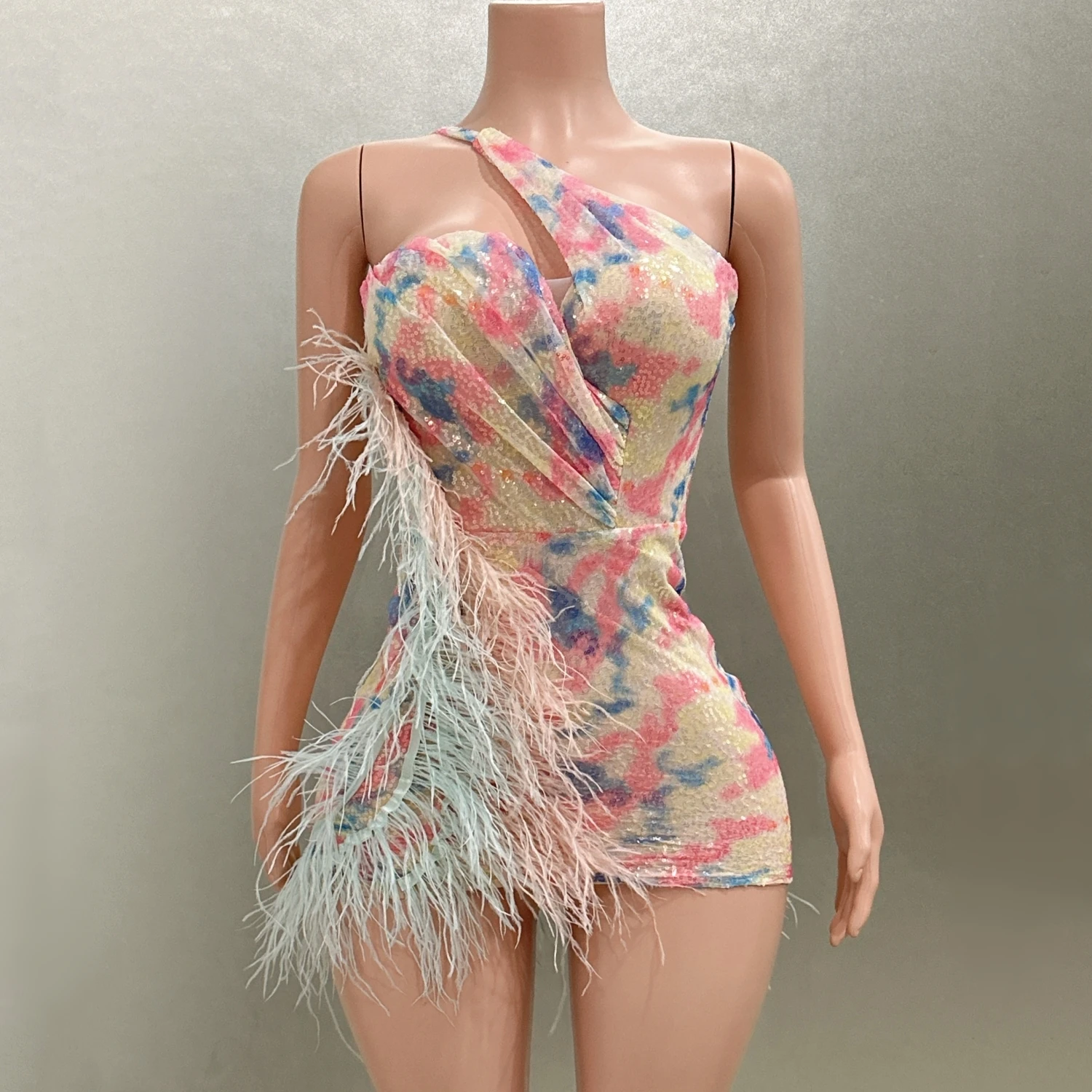 

Летние Новые поступления, красочные блестки, перья, женская модель, сексуальное облегающее мини-платье для девочек, празднование дня рождения, искусственное платье