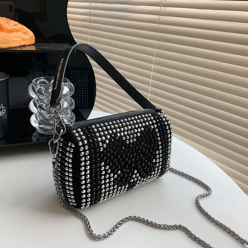 bow black