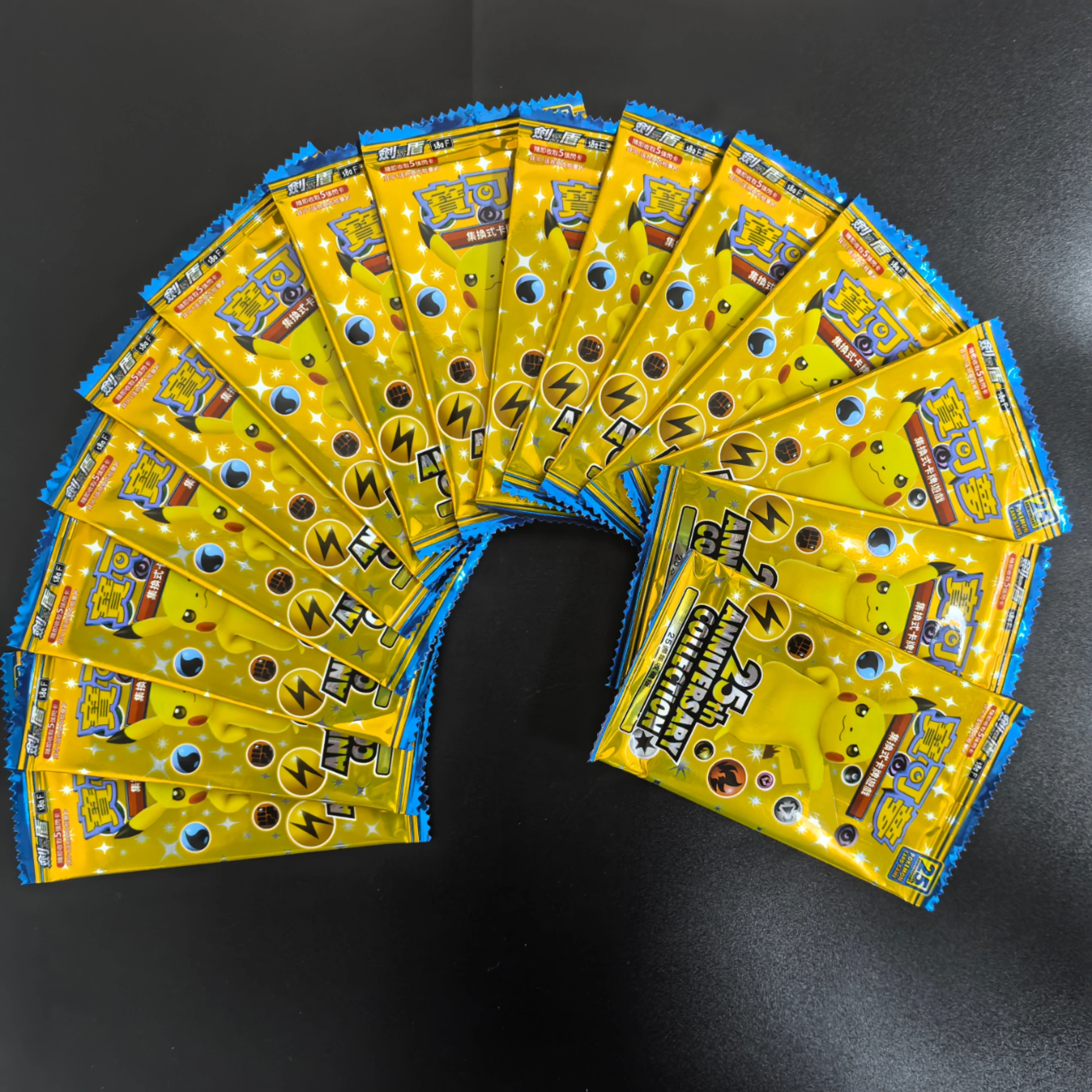 1 ボックス 16 パックポケモンカードゲーム 25 周年記念コレクション