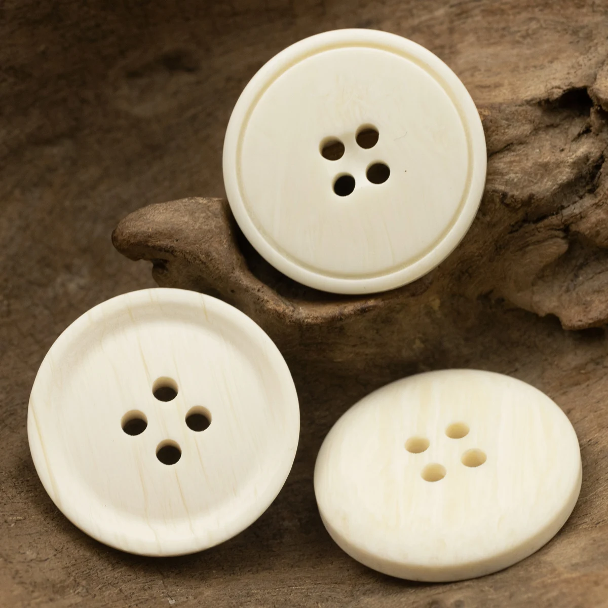 

10pcs Simple White Buttons Classic Style Polyester Casual All-Match Spring Smmer Sweater Knitwear Bone Imitation Suit Sewing