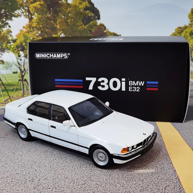 MINICHAMPS Diecast model 1:18 7 Series 730i E32 1986 simulation