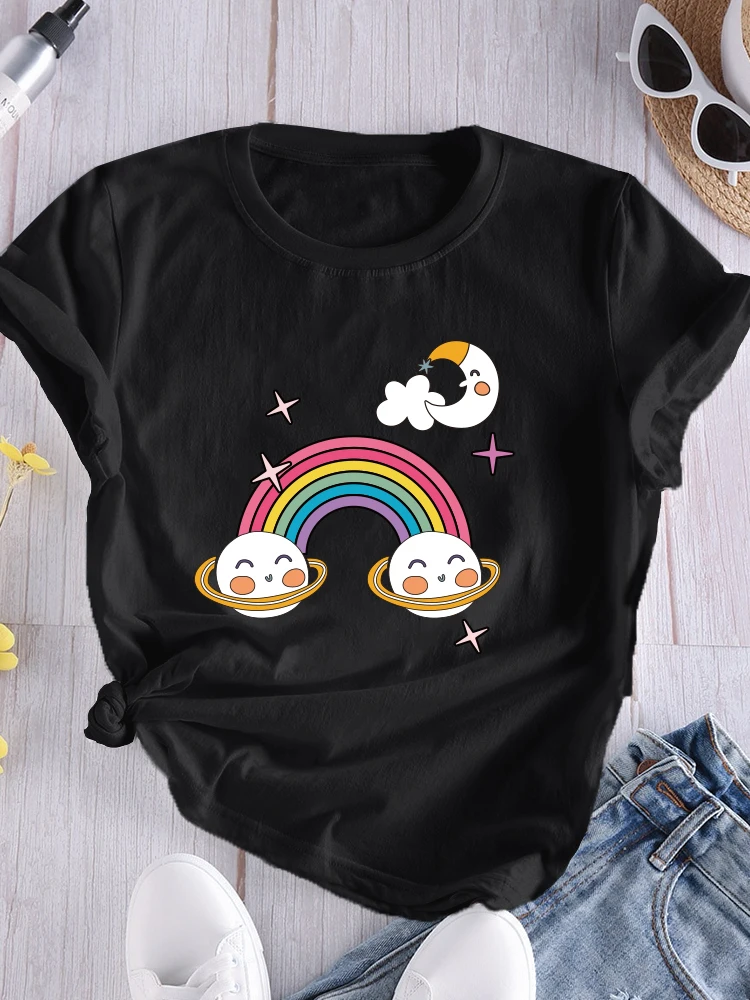 

Футболка женская с круглым вырезом, свободный белый топ с радужным принтом, Повседневная рубашка с коротким рукавом, на лето