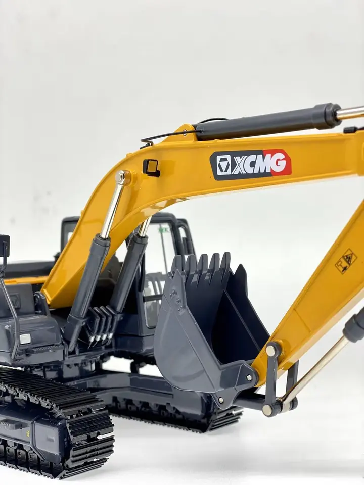 1:35 Scale Diecast XCMG XE215DA Excavator Model Yellow Cab
