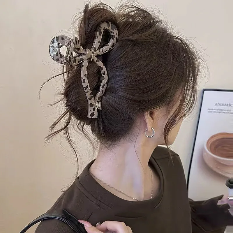 Leopard Print Love Hair Claw Ladies Temperament Ponytail Hairpin Crab Shark Clip For Women  Simple Festival Hairpin Hair Claw