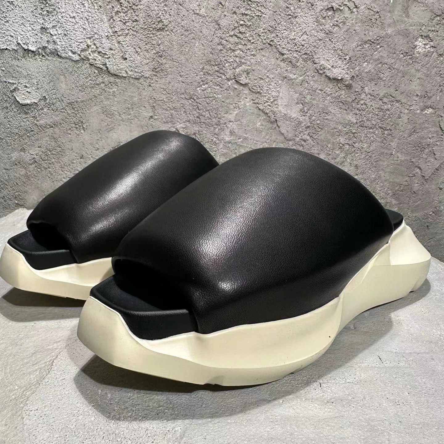 

NIGO Cowhide Casual Slippers Ngvp #nigo5235
